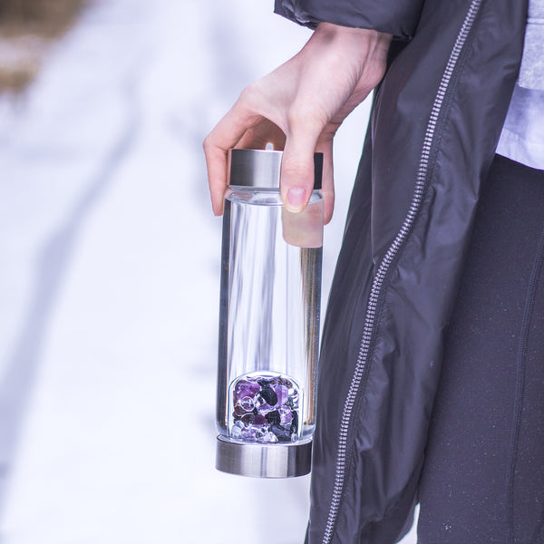 VitaJuwel ViA GUARDIAN | Crystal Water Bottle with Amethyst, Black Tourmaline & Clear Quartz for Protection, Clarity and Open-Mindedness
