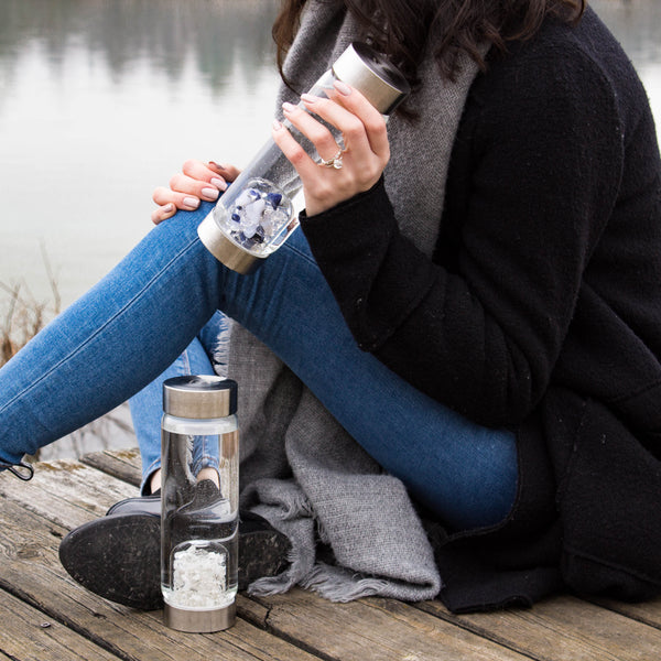 VitaJuwel ViA LUNA | Crystal Water Bottle with Rainbow Moonstone and Clear Quartz for Intuition, Empathy, Femininity