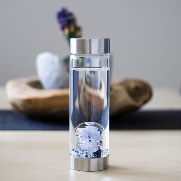 VitaJuwel ViA BALANCE | Crystal Water Bottle with Sodalite, Chalcedony & Clear Quartz for Inner Peace, Reflection & Meditation