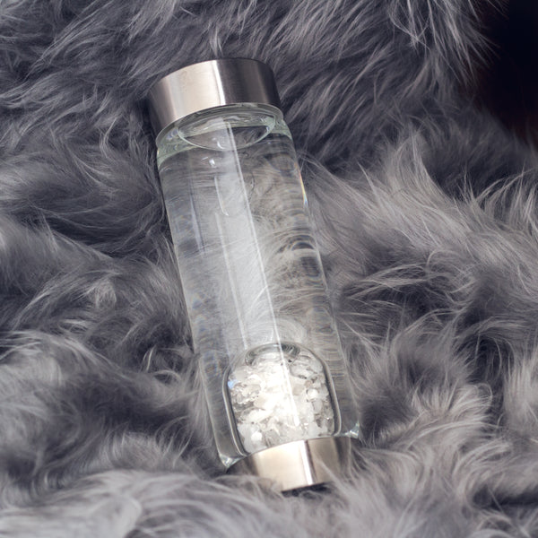VitaJuwel ViA LUNA | Crystal Water Bottle with Rainbow Moonstone and Clear Quartz for Intuition, Empathy, Femininity