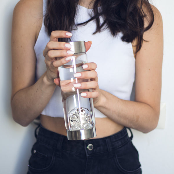 VitaJuwel ViA DIAMONDS | Crystal Water Bottle with Genuine Diamond Slivers (4ct.) & Clear Quartz for Brilliance, Energy & Radiance