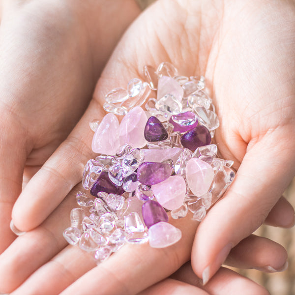 VitaJuwel ViA WELLNESS | Crystal Water Bottle with Amethyst, Rose Quartz & Clear Quartz for Calmness, Balance & Relaxation