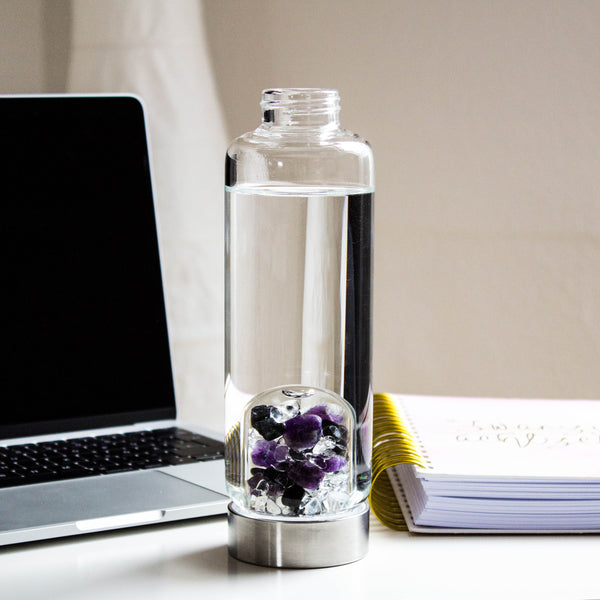 VitaJuwel ViA GUARDIAN | Crystal Water Bottle with Amethyst, Black Tourmaline & Clear Quartz for Protection, Clarity and Open-Mindedness
