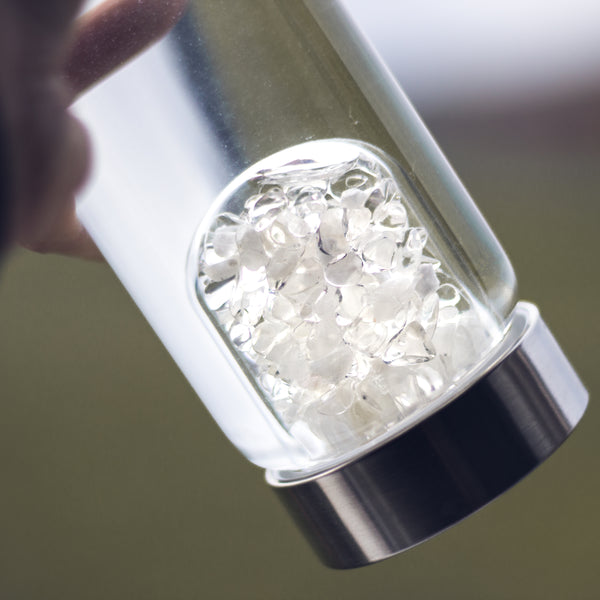 VitaJuwel ViA LUNA | Crystal Water Bottle with Rainbow Moonstone and Clear Quartz for Intuition, Empathy, Femininity